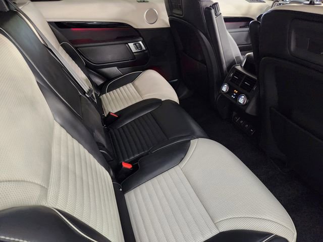 Used 2021 Land Rover Discovery HSE R-Dynamic AWD/4WD image 30