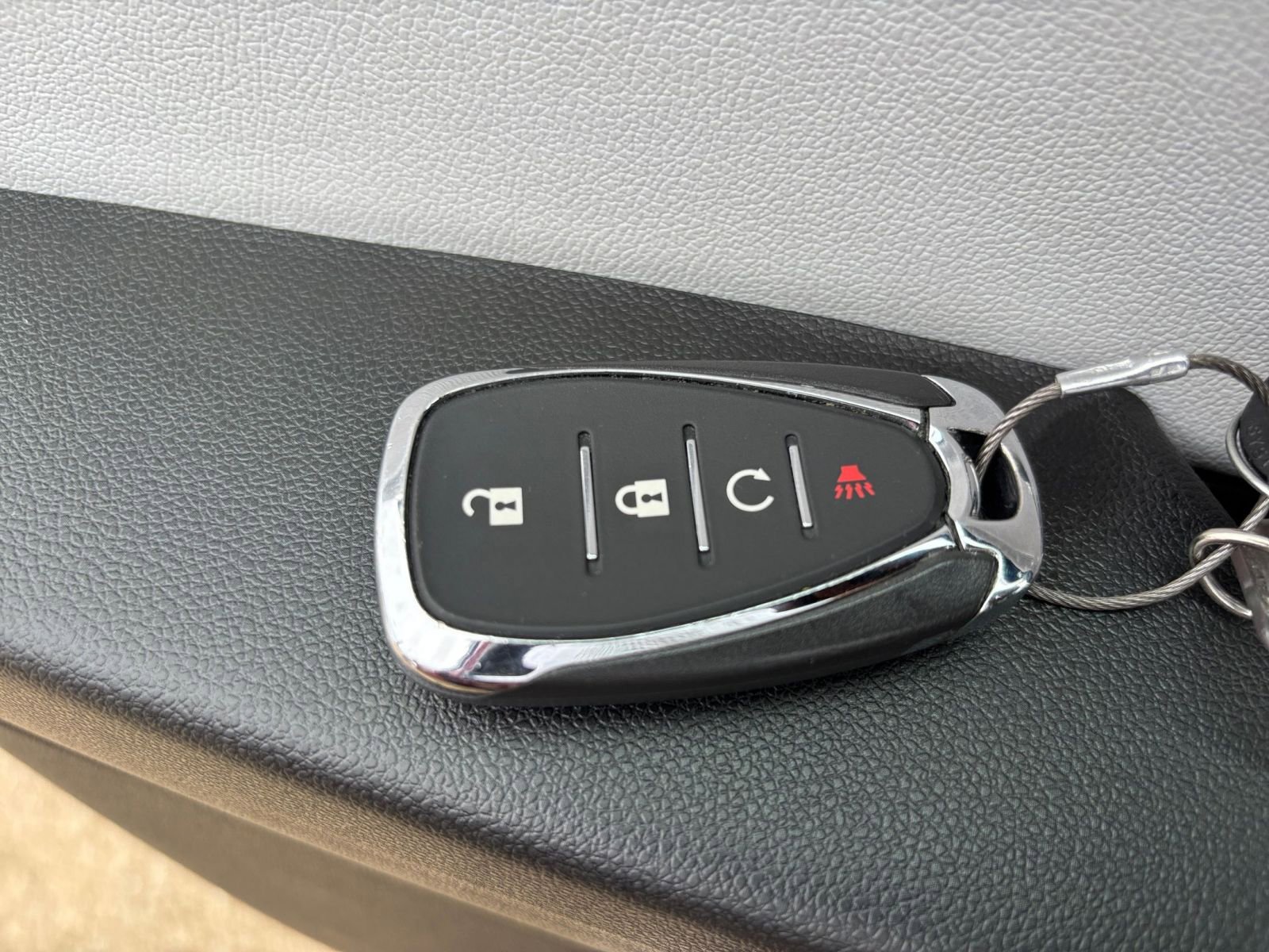Used 2025 Chevrolet Trax LT image 28