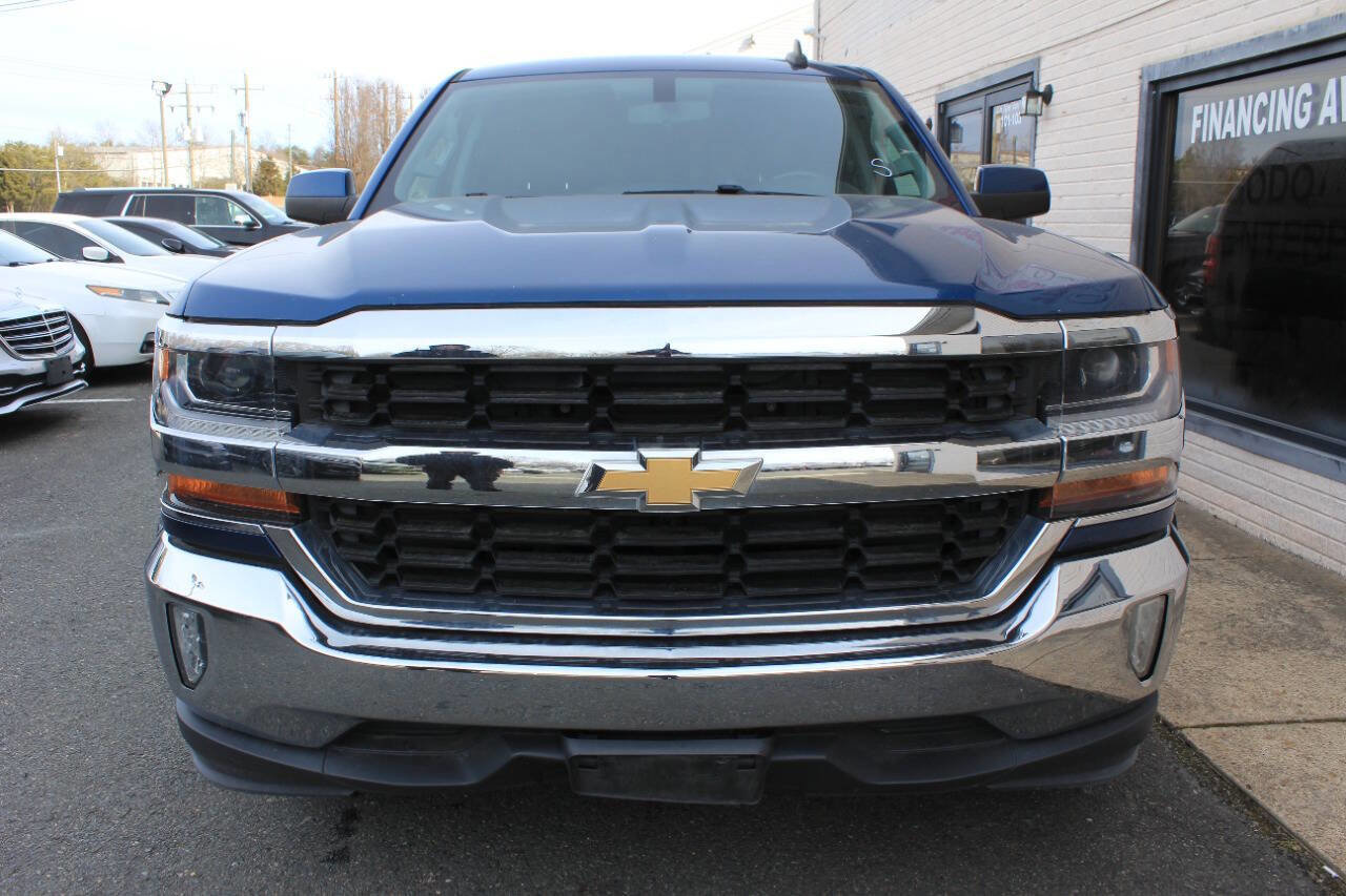 Used 2018 Chevrolet Silverado 1500 LT w/ All Star Edition RWD image 2