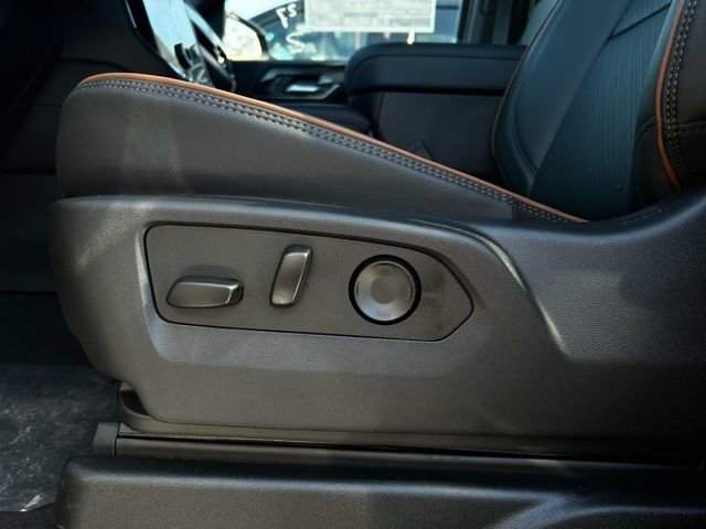 New 2025 GMC Yukon XL AT4 w/ AT4 Premium Plus Package AWD/4WD image 17