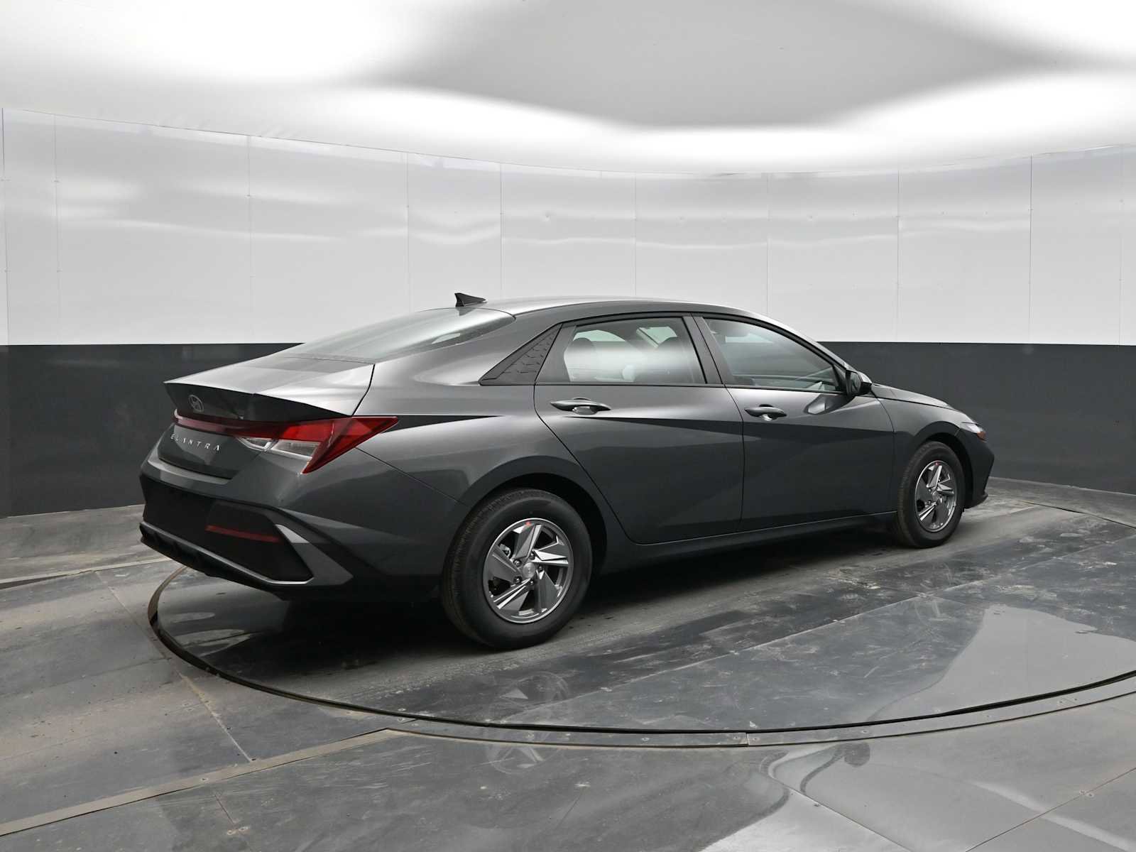 New 2026 Hyundai Elantra SE image 8