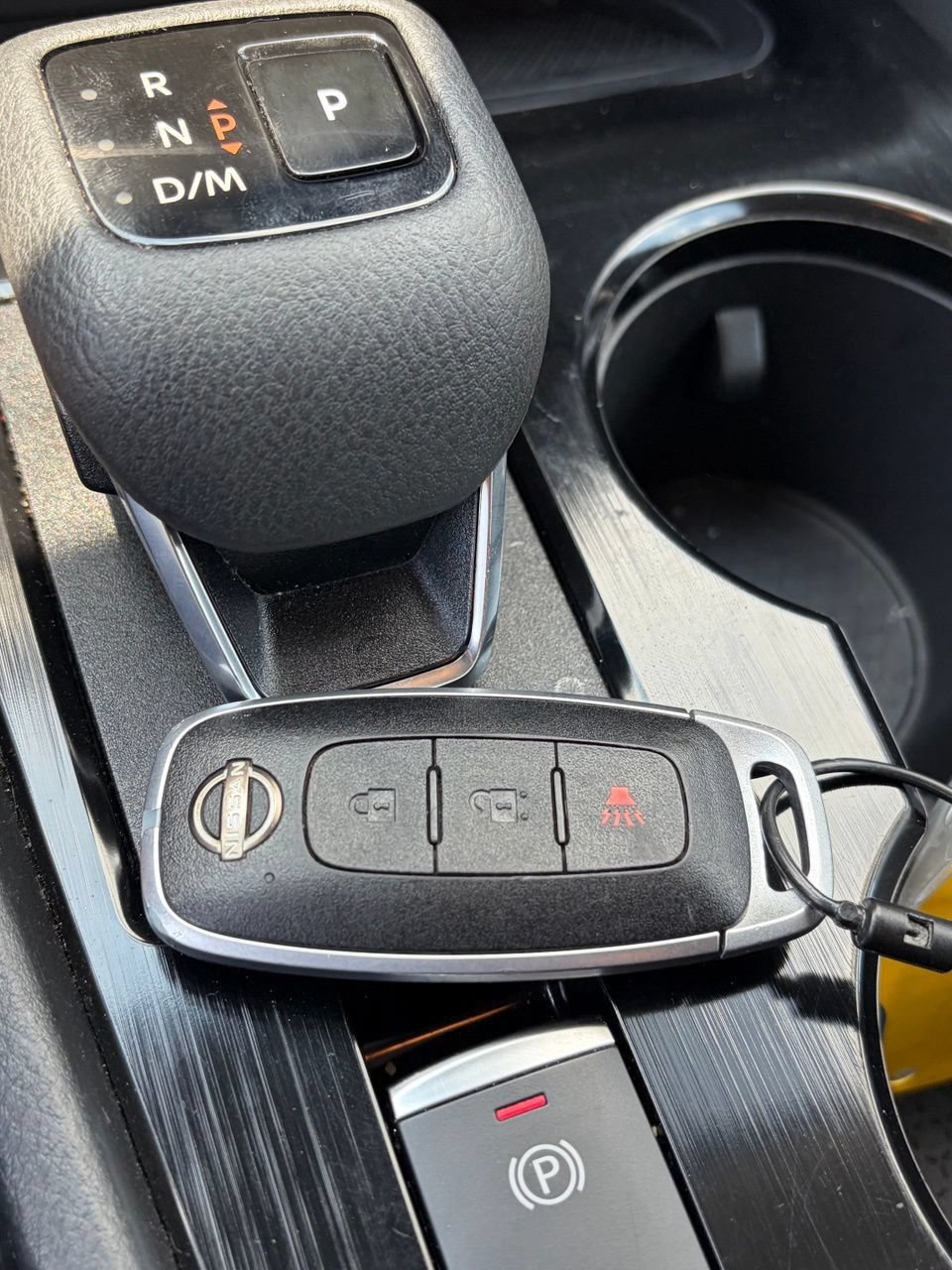 Used 2024 Nissan Rogue S AWD/4WD image 13