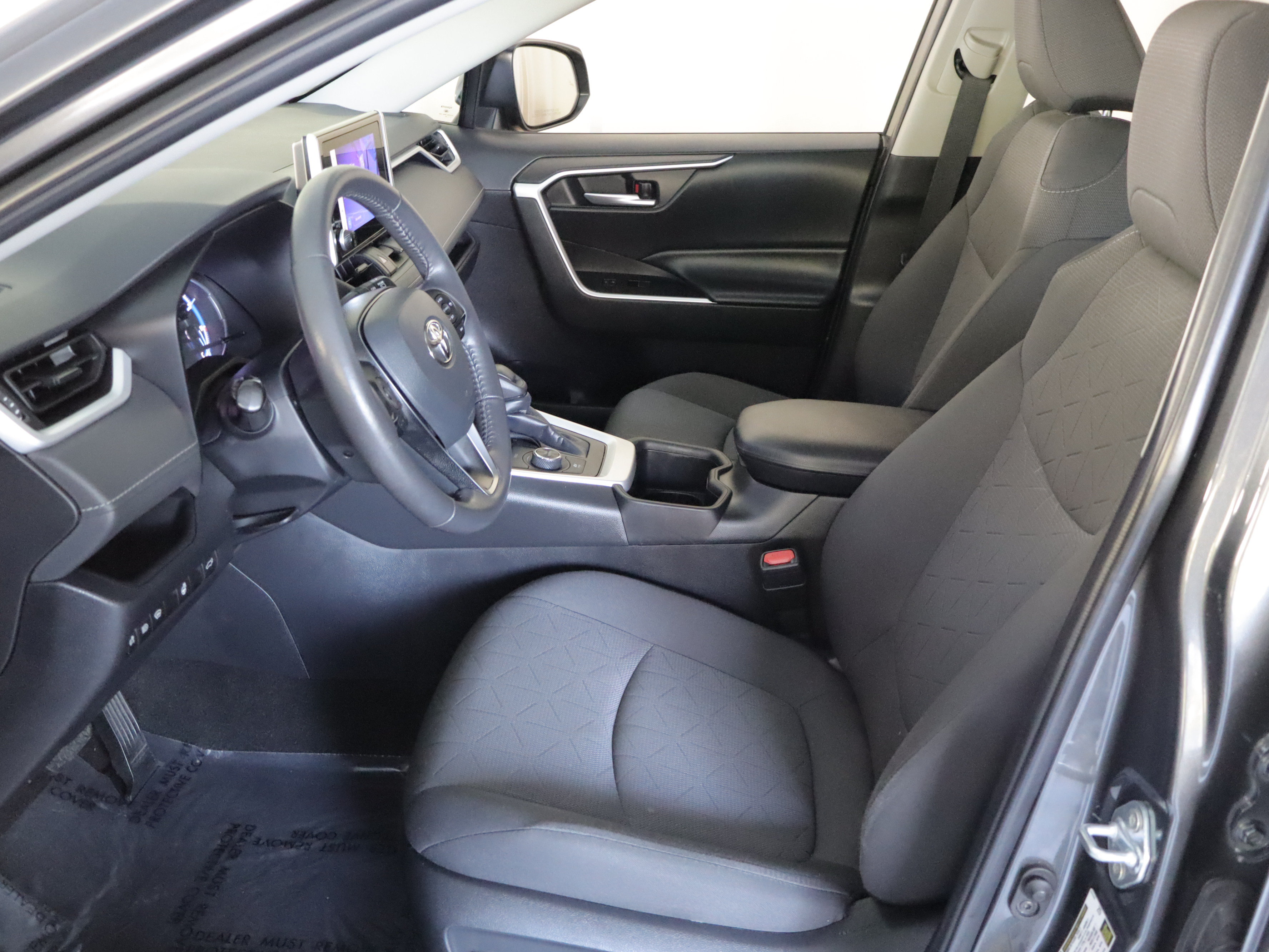 Used 2023 Toyota RAV4 XLE w/ Convenience Package AWD/4WD image 8