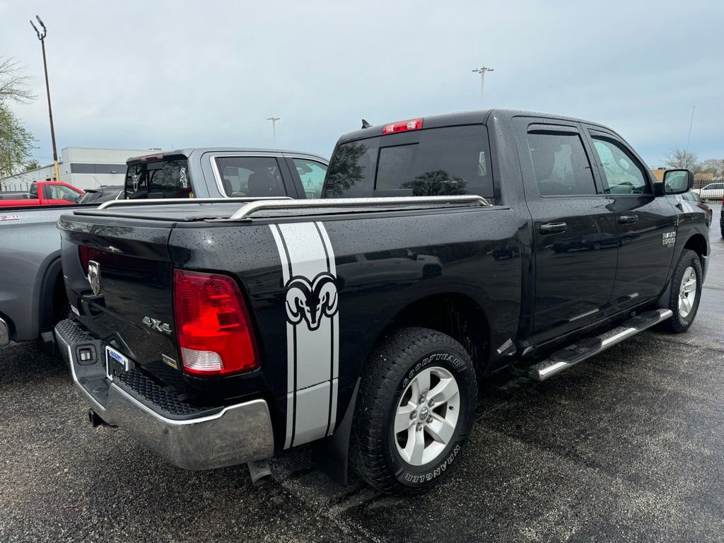 Used 2019 RAM 1500 Classic SLT w/ Luxury Group AWD/4WD image 3