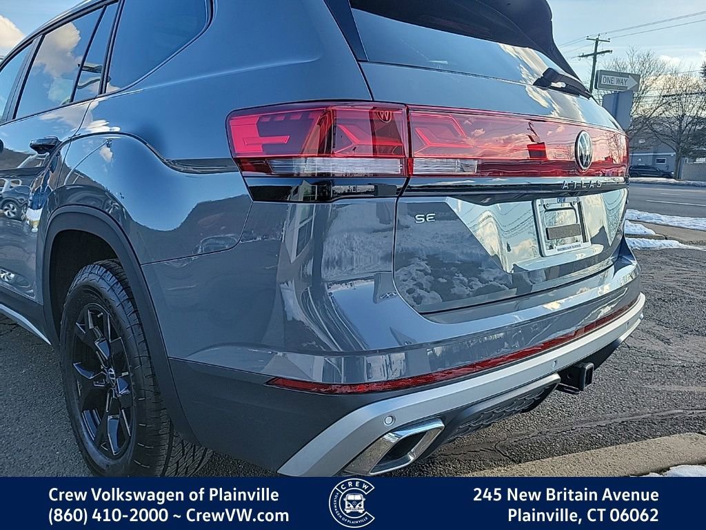 Certified 2025 Volkswagen Atlas Peak Edition SE image 27