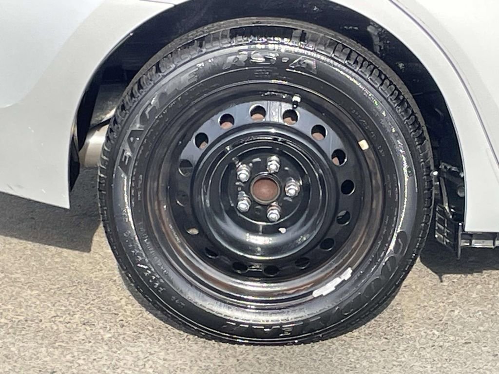 Used 2017 Toyota Corolla LE image 10