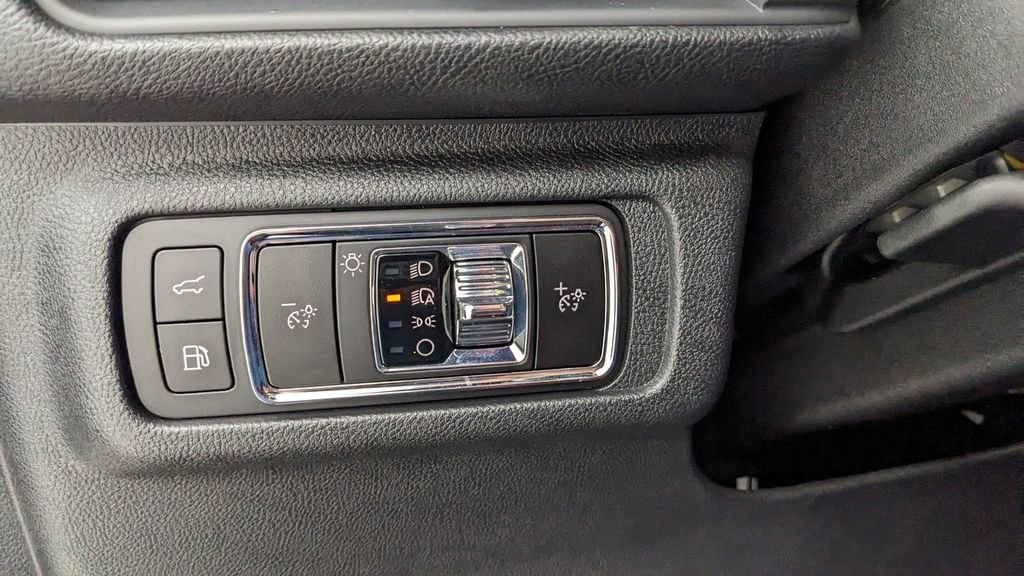 Used 2025 Lincoln Corsair Grand Touring w/ Towing Package image 22