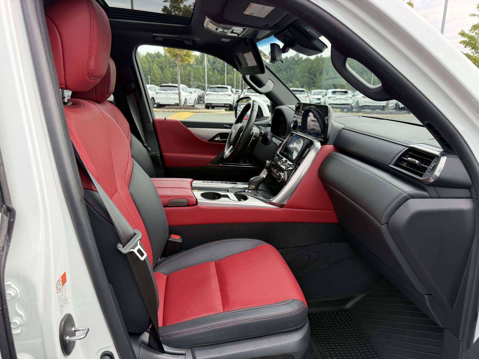 Used 2025 Lexus LX 700h F Sport AWD/4WD image 14