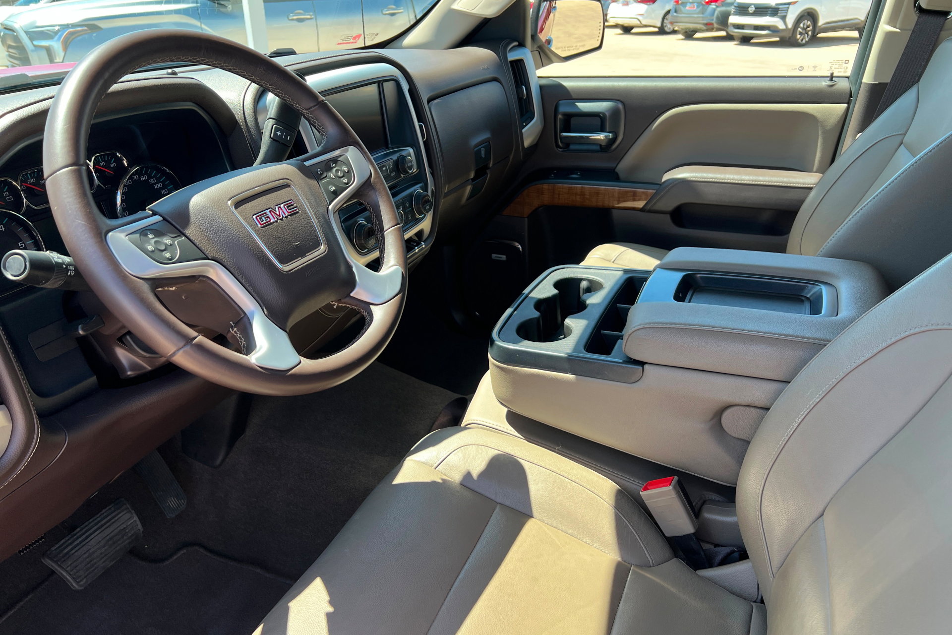 Used 2018 GMC Sierra 1500 SLT w/ SLT Premium Package AWD/4WD image 16