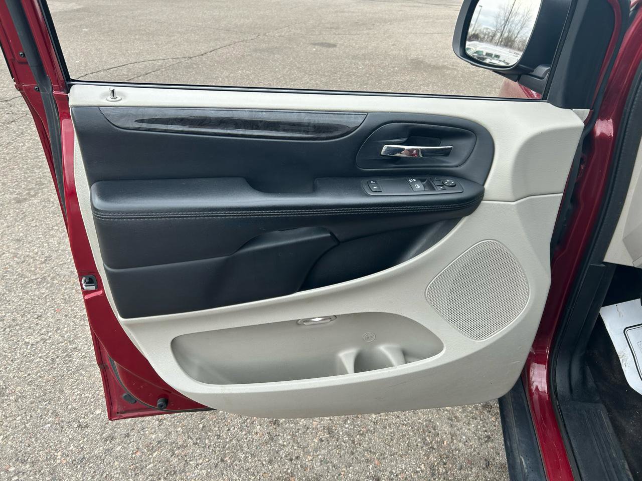Used 2015 Dodge Grand Caravan American Value Package image 14