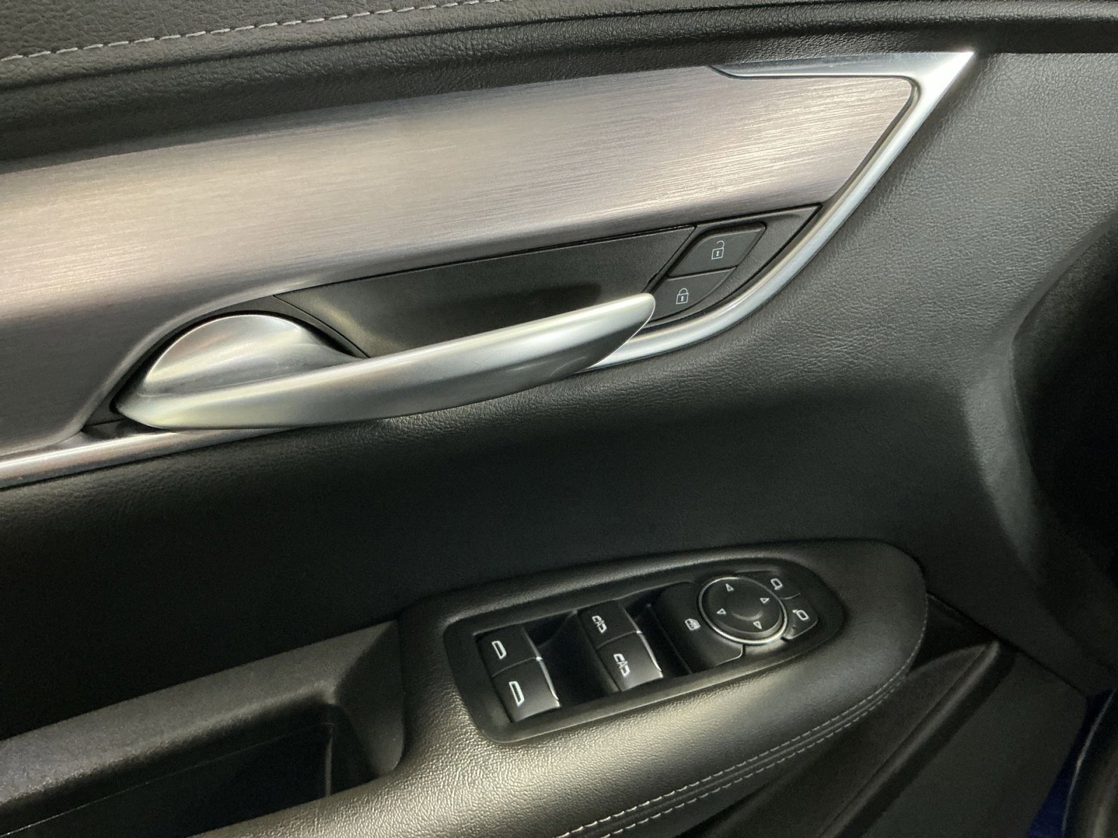 Used 2023 Cadillac XT5 Luxury image 23