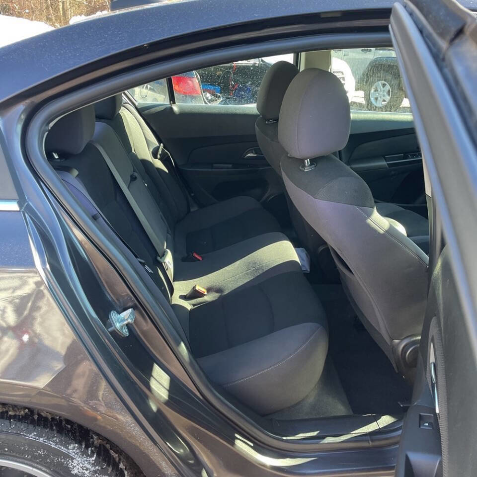 Used 2015 Chevrolet Cruze LT image 10