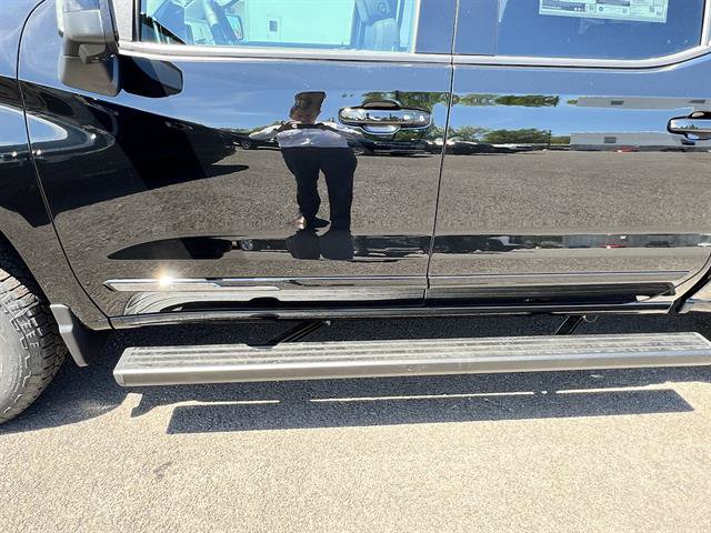 New 2026 Chevrolet Silverado 1500 High Country w/ Midnight Edition AWD/4WD image 11