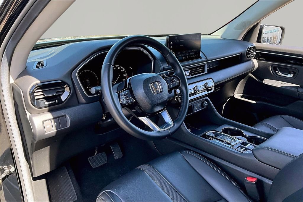 Used 2025 Honda Pilot EX-L image 14