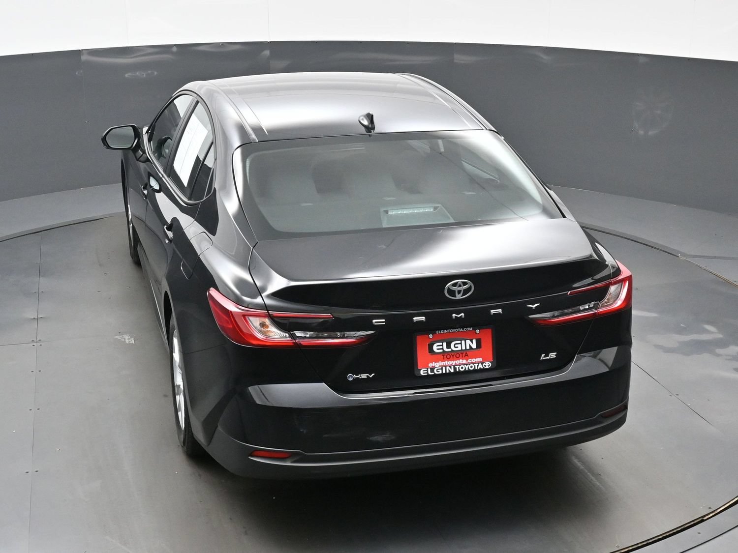 Used 2025 Toyota Camry LE FWD image 39