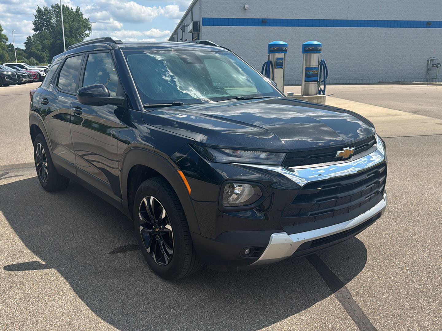 Used 2023 Chevrolet TrailBlazer LT w/ Convenience Package AWD/4WD image 7