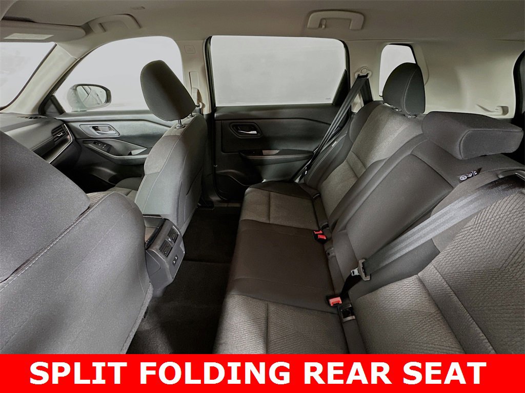 Used 2024 Nissan Rogue SV image 4