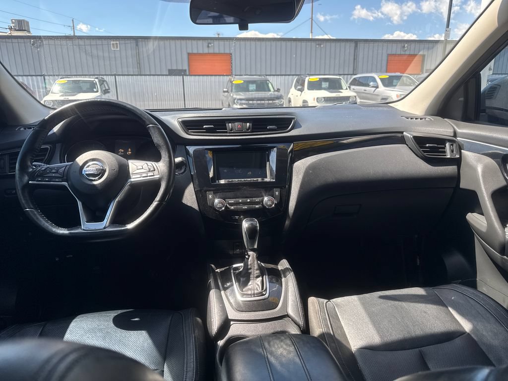 Used 2018 Nissan Rogue Sport SL w/ SL Premium Package FWD image 12