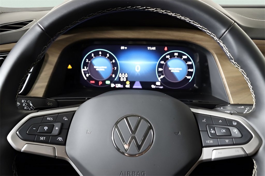 Used 2025 Volkswagen Atlas SE image 27