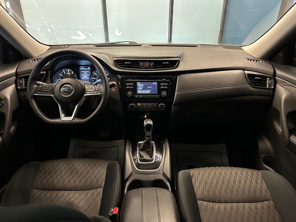 Used 2017 Nissan Rogue SV FWD image 9