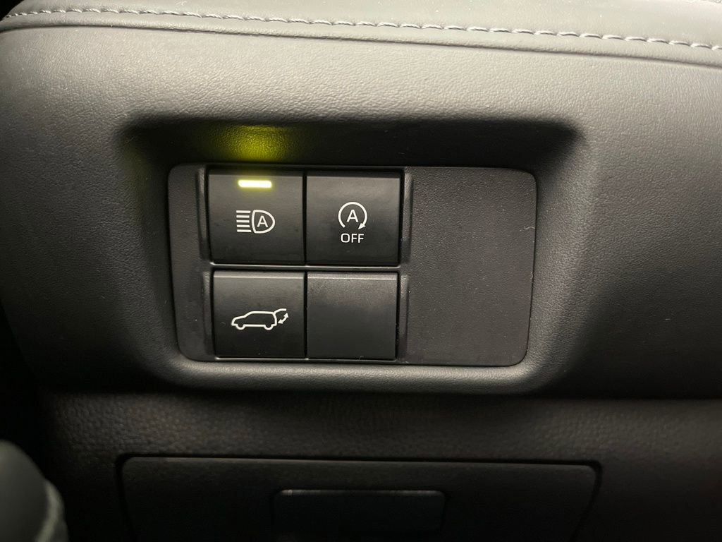 Used 2023 Toyota Highlander XLE image 28