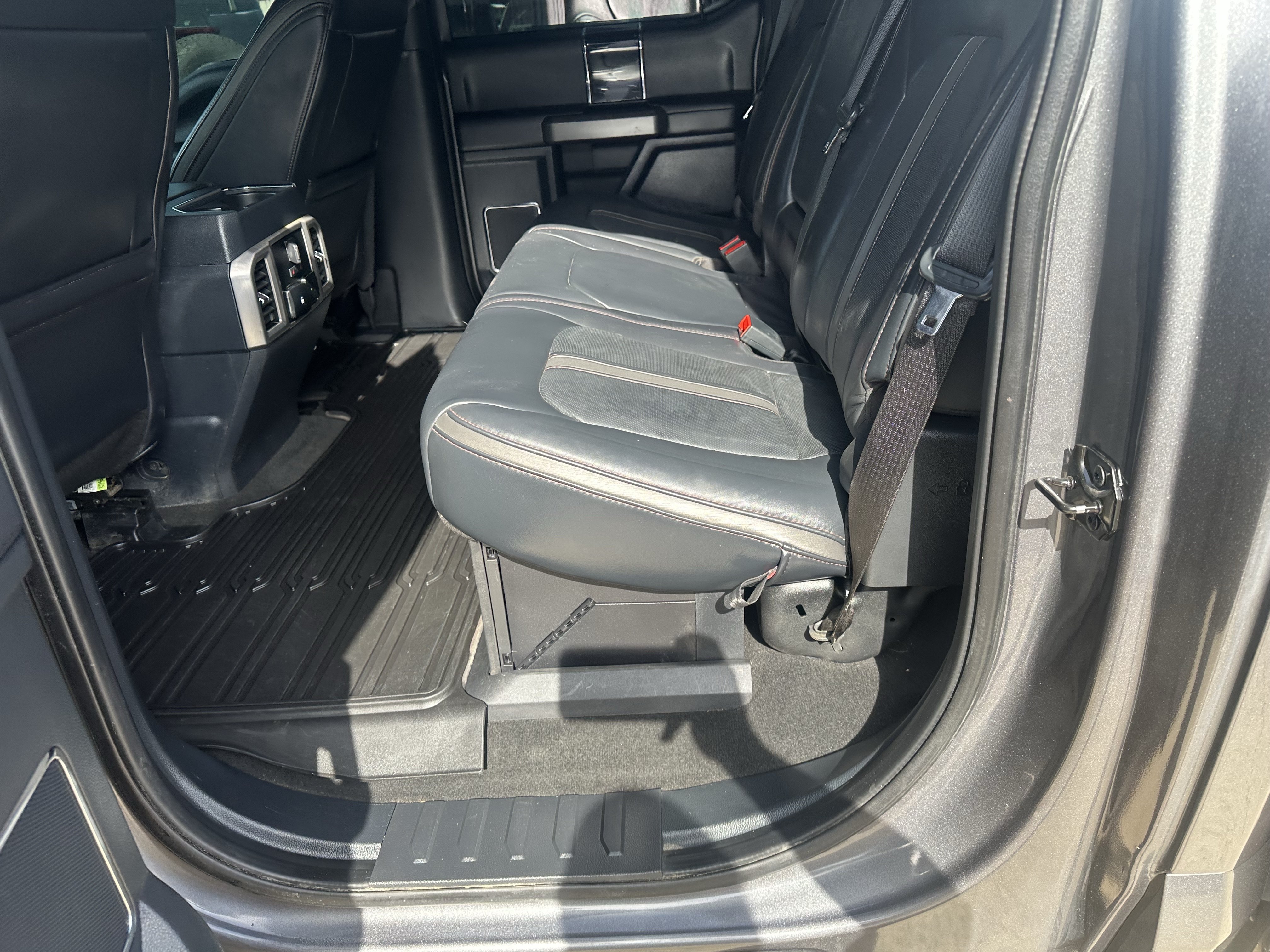 Used 2022 Ford F350 Platinum AWD/4WD image 11