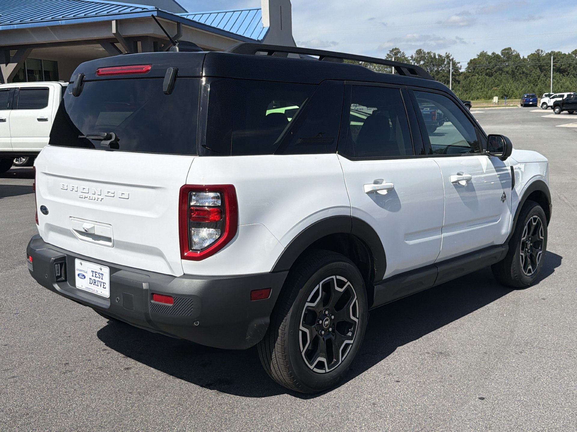 Used 2025 Ford Bronco Sport Outer Banks w/ Outer Banks Tech Package+ AWD/4WD image 17