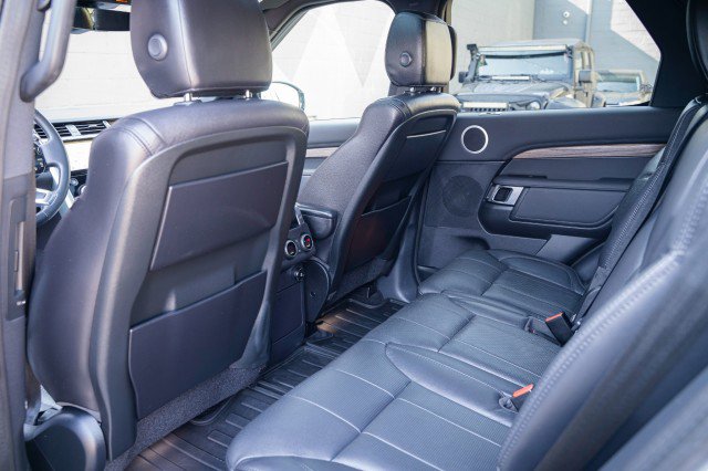 Used 2020 Land Rover Discovery HSE image 33