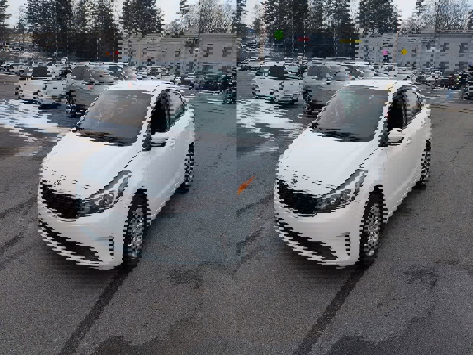 Used 2017 Kia Forte LX image 4