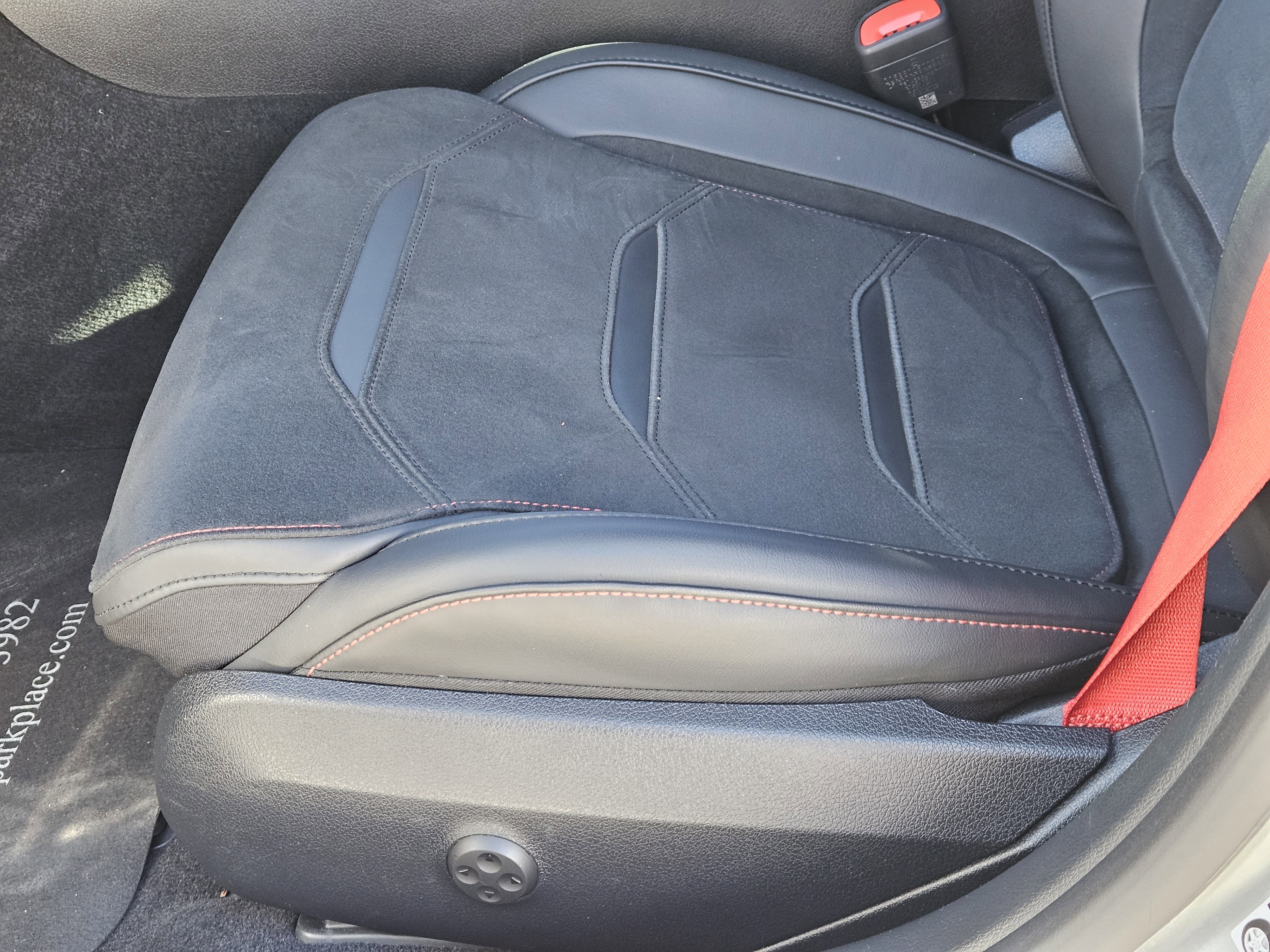 Certified 2024 Mercedes-Benz C 43 AMG 4MATIC Sedan image 25