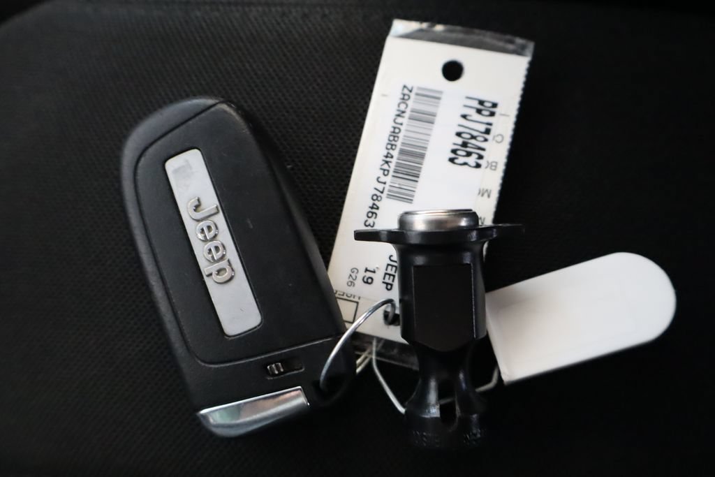 Used 2019 Jeep Renegade Latitude FWD image 45