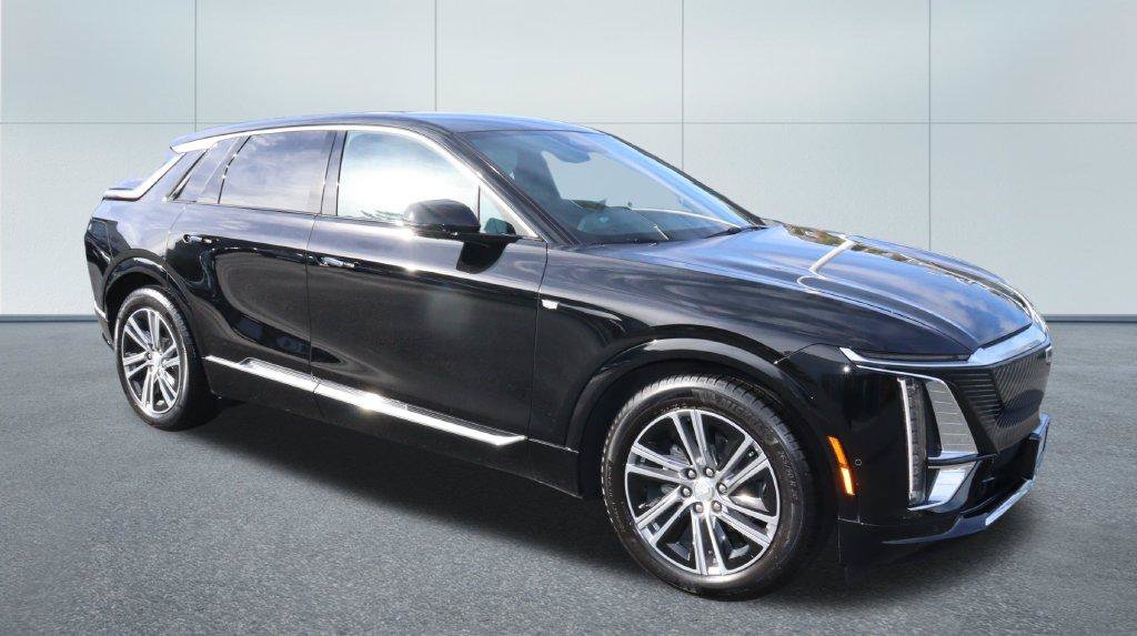 Certified 2024 Cadillac Lyriq Luxury AWD/4WD image 9