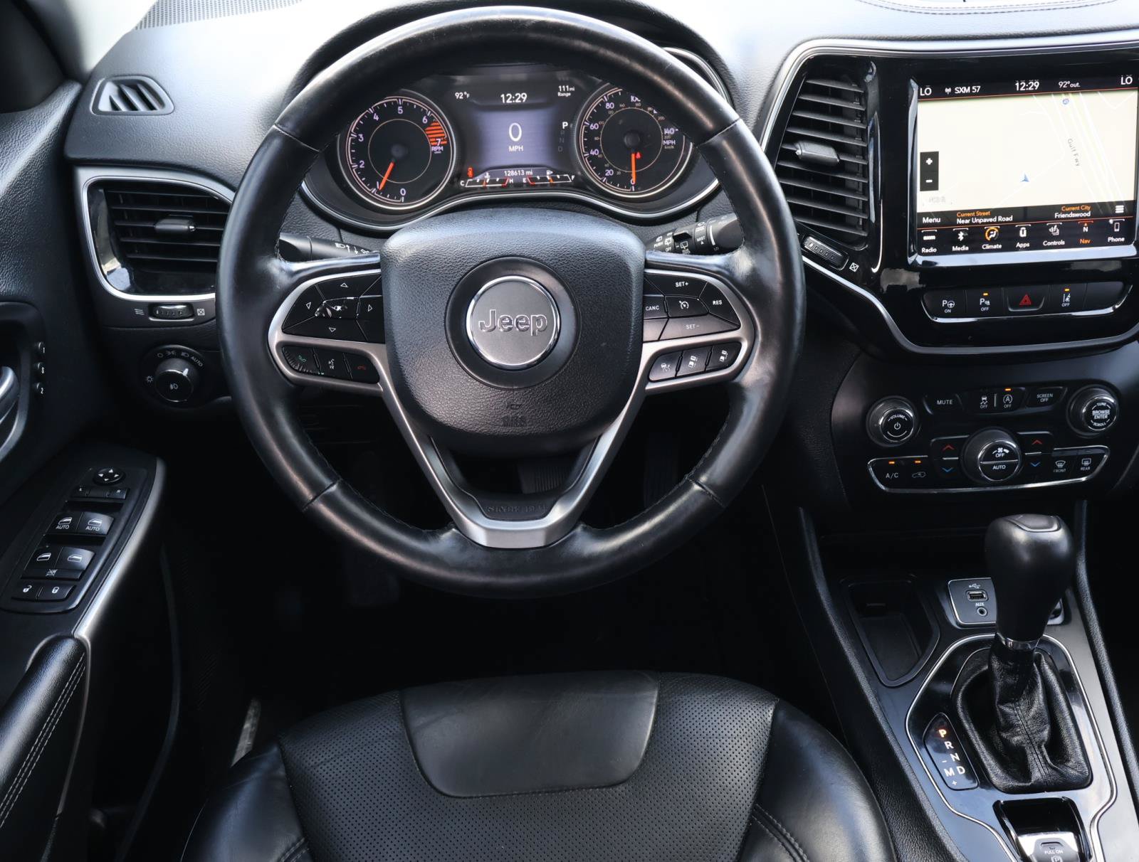 Used 2019 Jeep Cherokee Limited w/ Technology Group FWD image 10