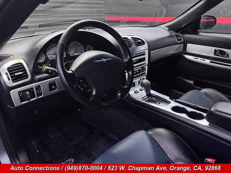 Used 2005 Ford Thunderbird RWD image 11