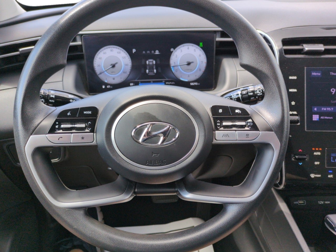 Used 2024 Hyundai Tucson SEL AWD/4WD image 16