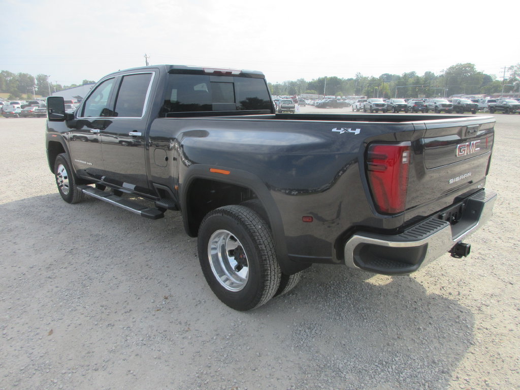 New 2026 GMC Sierra 3500 SLT w/ SLT Premium Package AWD/4WD image 9