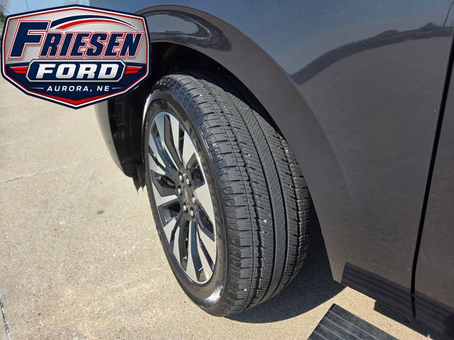 Used 2025 Ford Expedition Max Platinum w/ Driver's Package AWD/4WD image 9