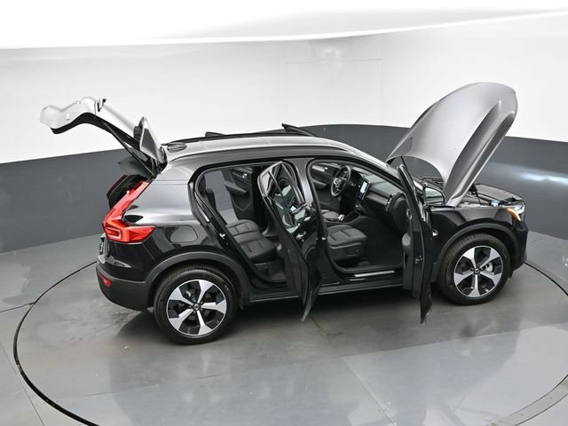 Used 2025 Volvo XC40 B5 Plus AWD/4WD image 49
