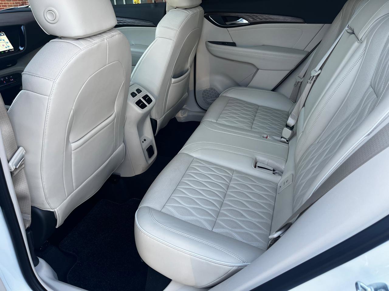 Used 2022 Buick Envision Avenir w/ Safety Package image 10