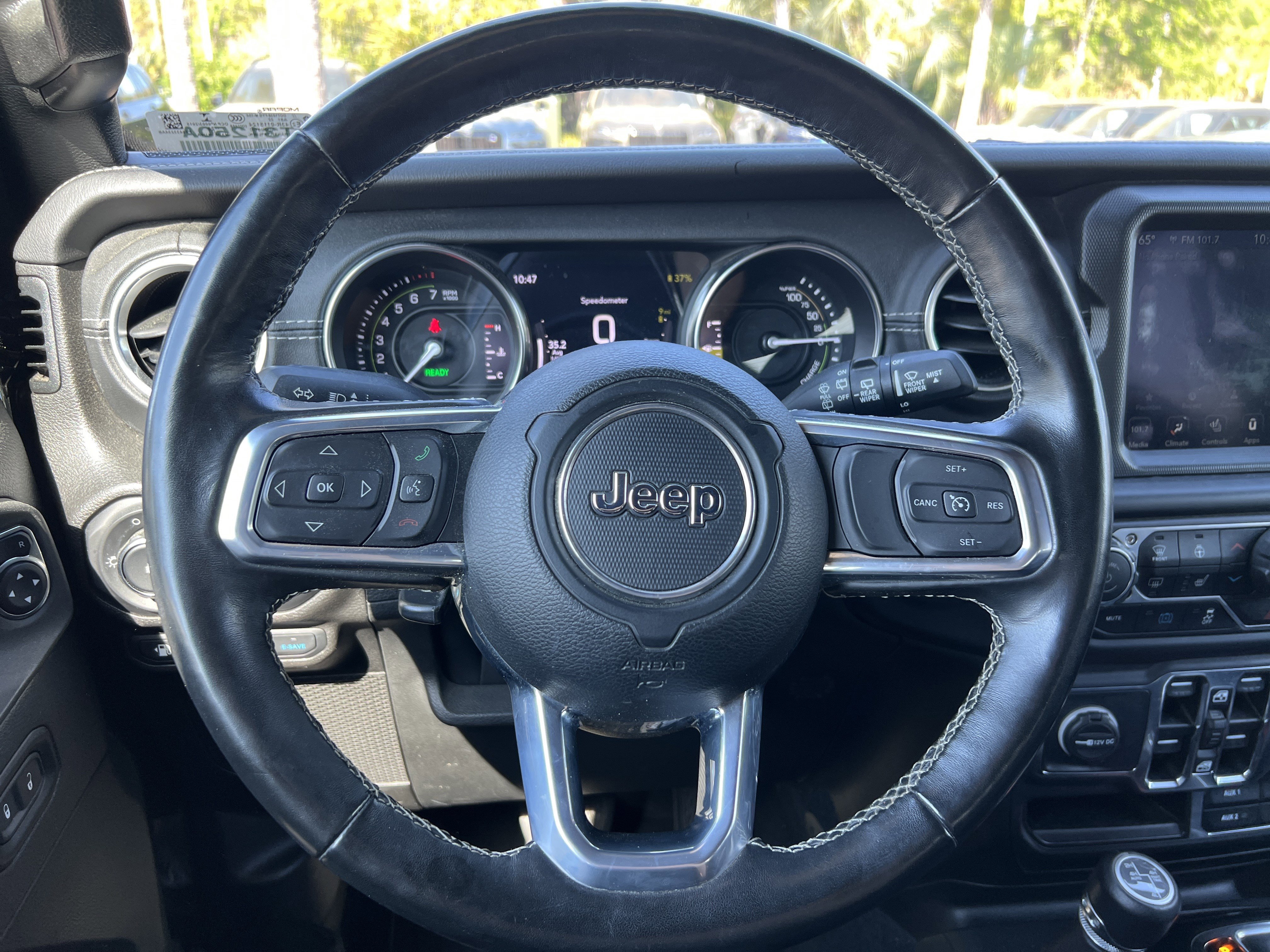 Used 2022 Jeep Wrangler Unlimited Sahara w/ Cold Weather Group image 18