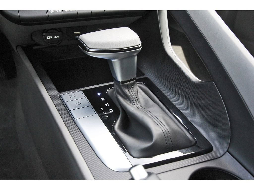 Used 2024 Hyundai Elantra SEL FWD image 29