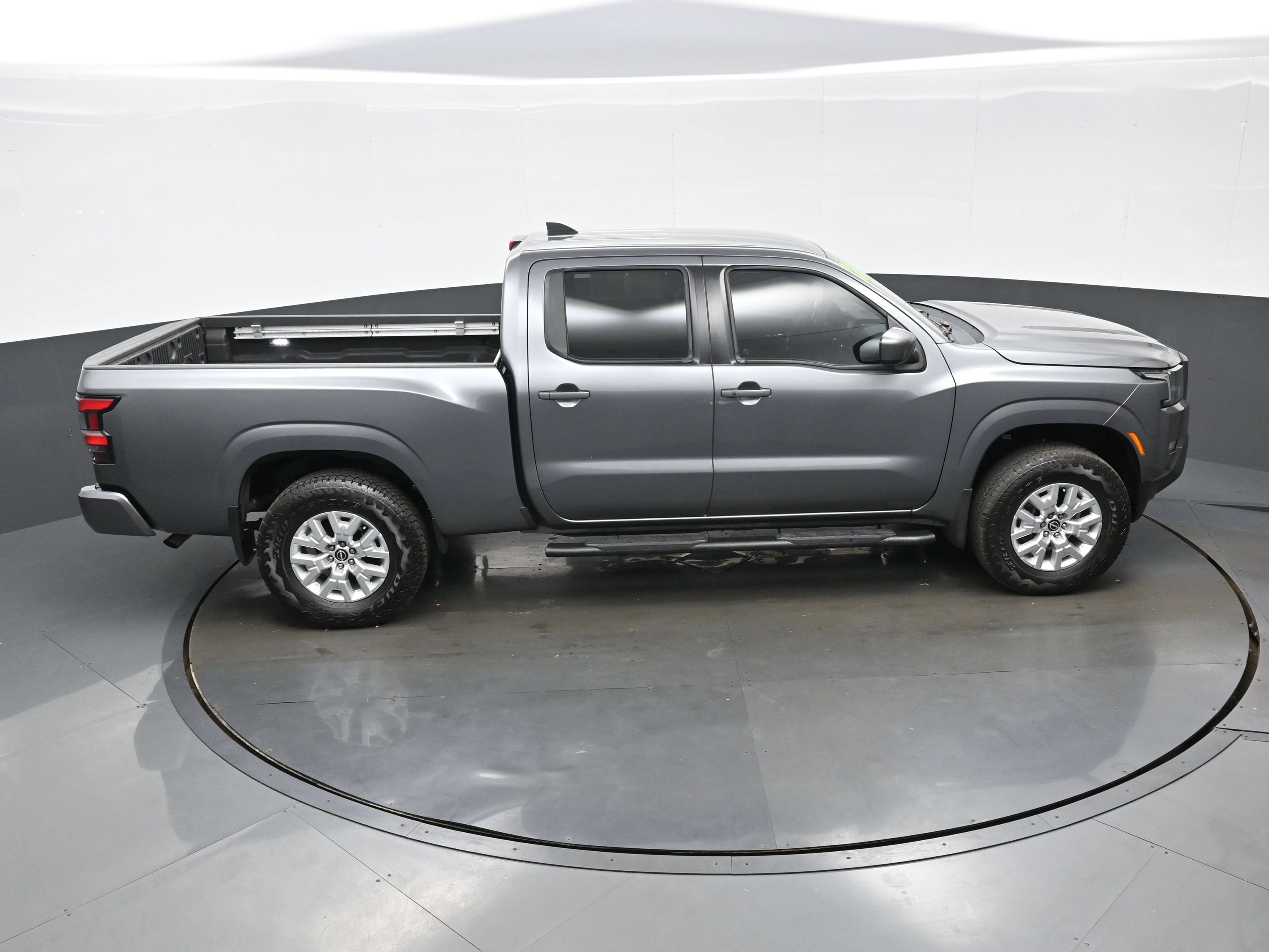 Used 2024 Nissan Frontier SV w/ Technology Package RWD image 39