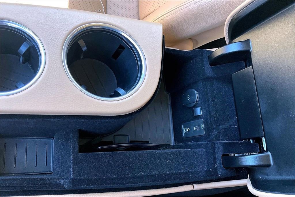 Used 2018 Porsche Panamera 4 image 16