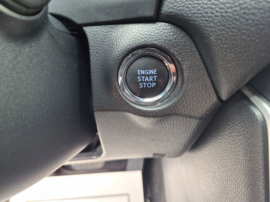 Used 2021 Toyota RAV4 XLE Premium image 22