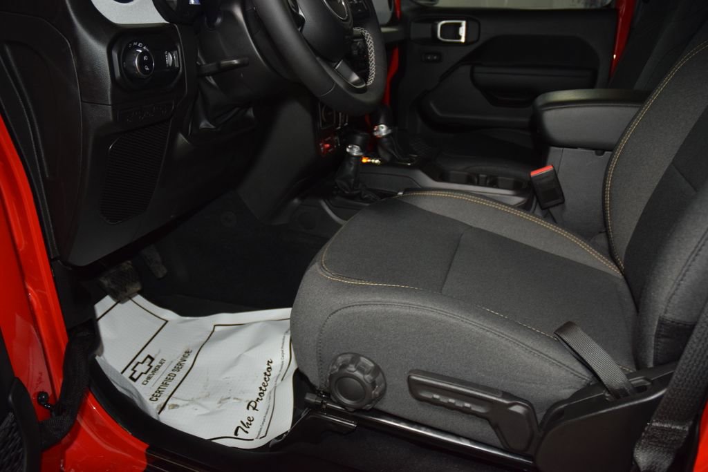 Used 2025 Jeep Gladiator Willys image 39