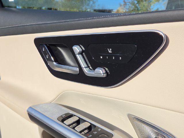 Used 2023 Mercedes-Benz GLC 300 4MATIC w/ Exclusive Trim Package image 19
