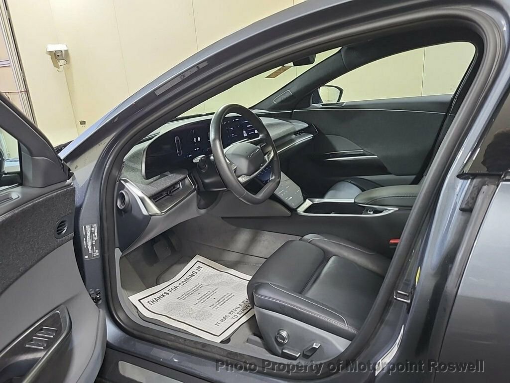 Used 2024 Lucid Air Touring image 5