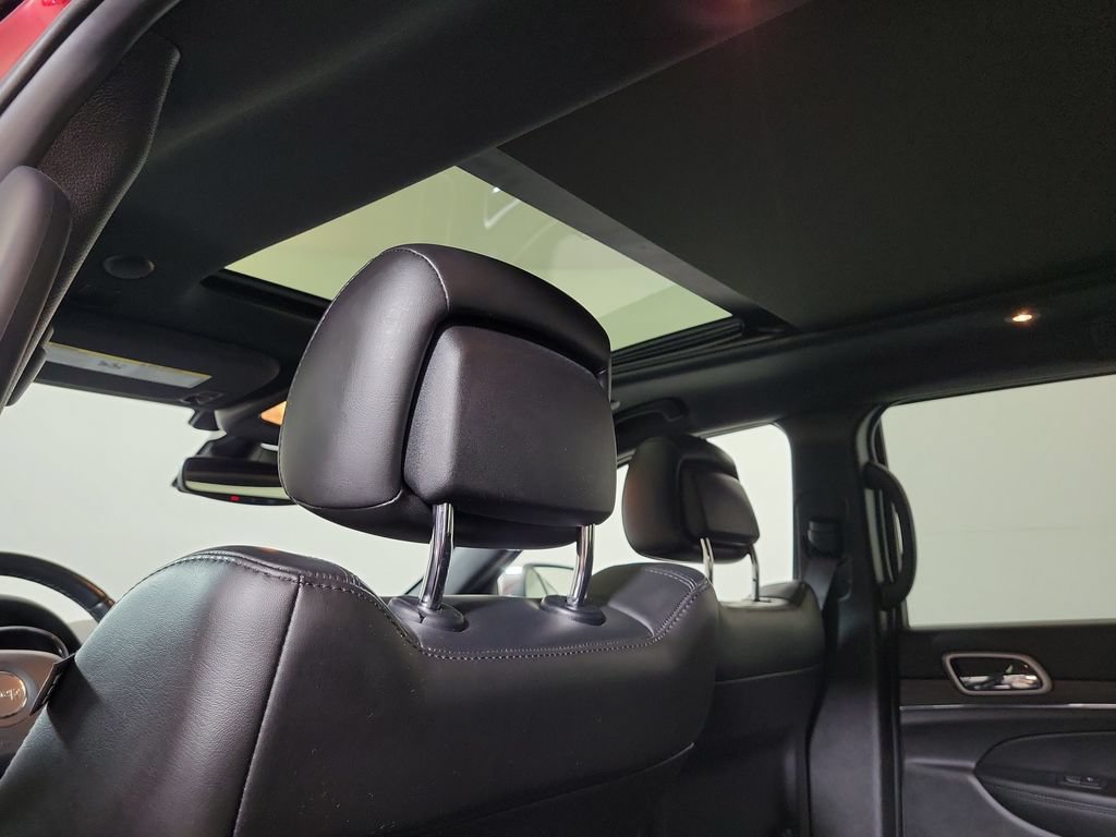 Used 2020 Jeep Grand Cherokee Limited w/ Luxury Group II RWD image 24