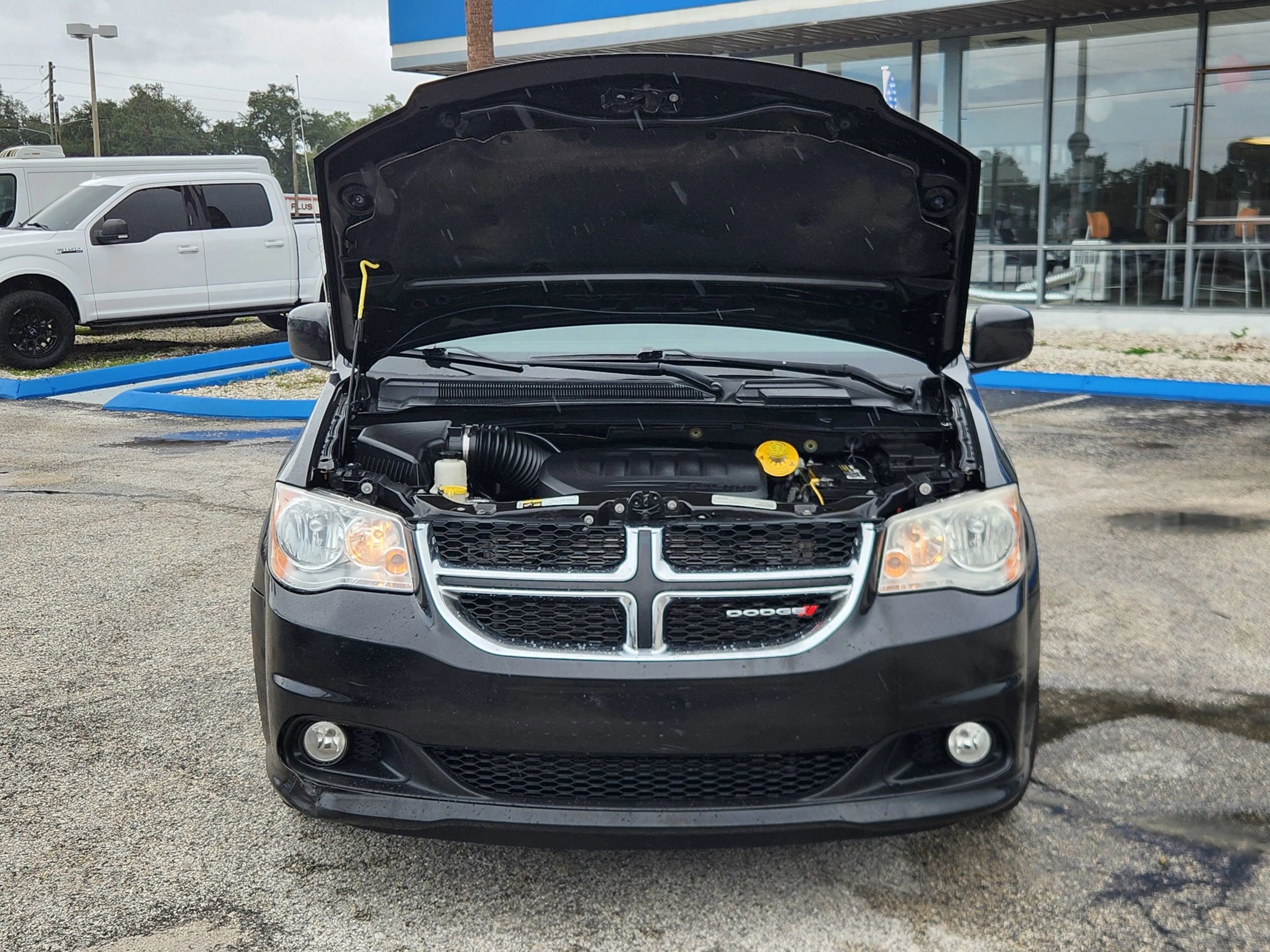 Used 2019 Dodge Grand Caravan SXT image 18
