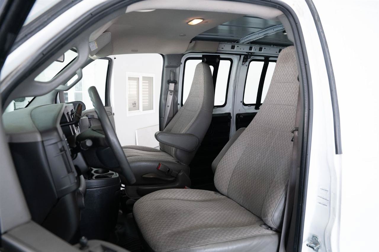 Used 2019 Chevrolet Express 2500 w/ Driver Convenience Package RWD image 15